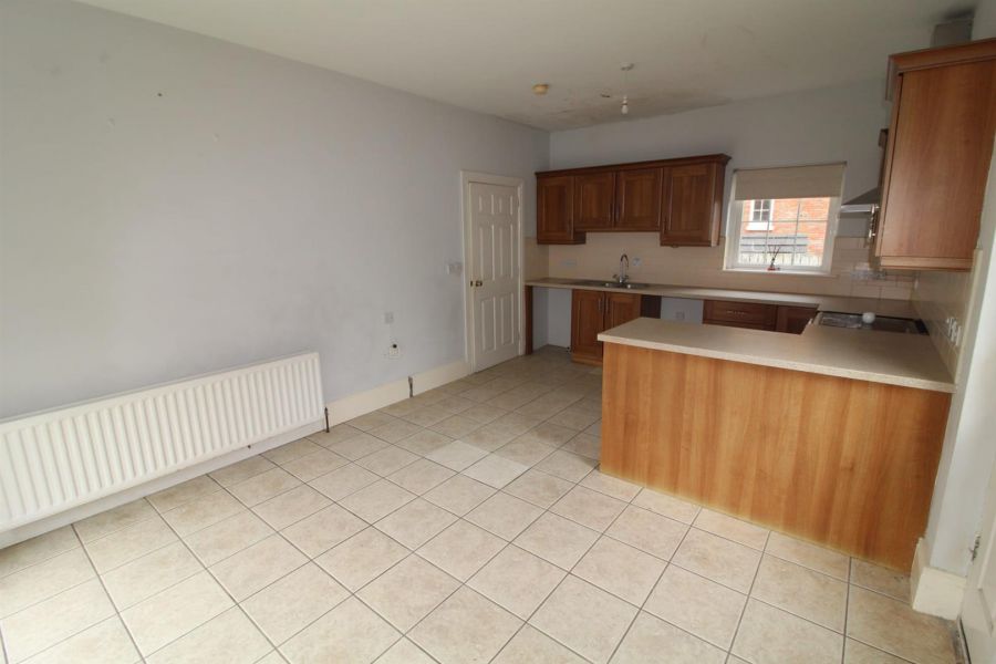 4 Demesne Crescent