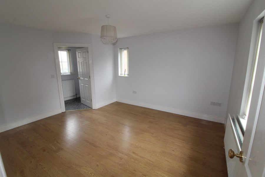 4 Demesne Crescent