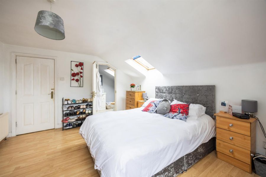 64 Kilmore Village