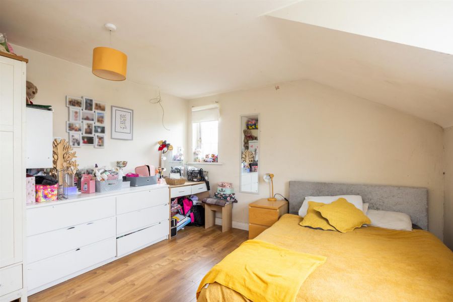 64 Kilmore Village