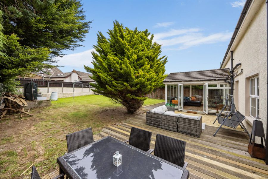 64 Kilmore Village