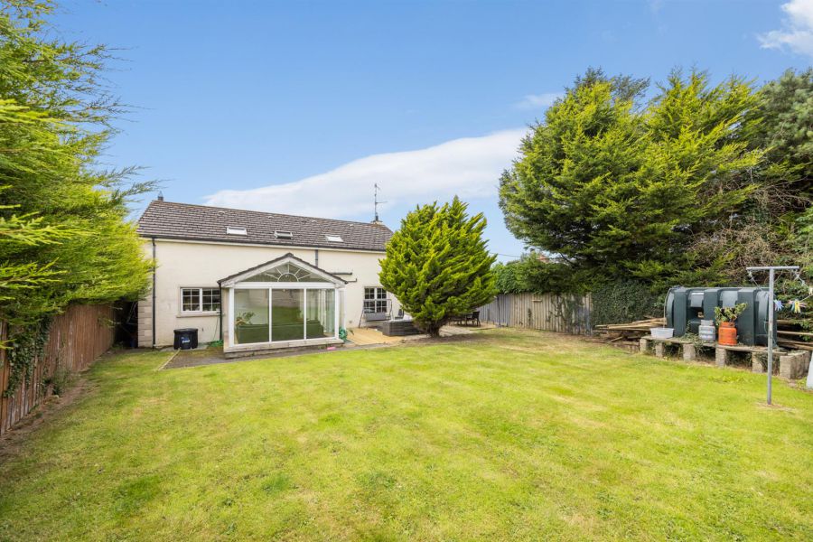 64 Kilmore Village
