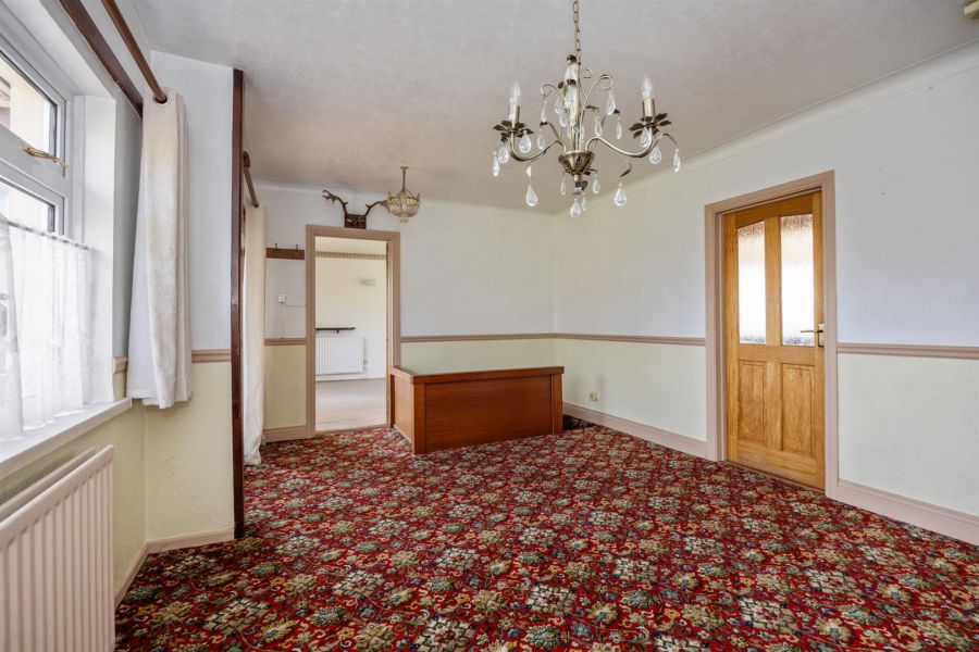 Arolson, 47 Roughal Park