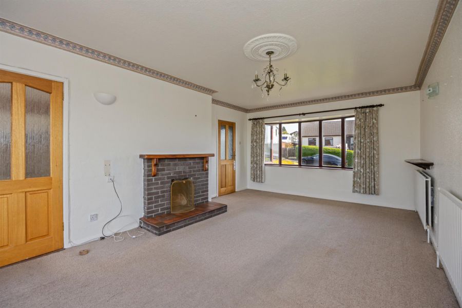 Arolson, 47 Roughal Park