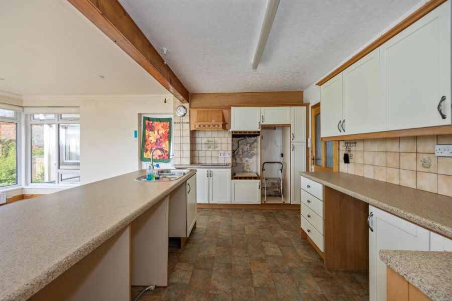 Arolson, 47 Roughal Park