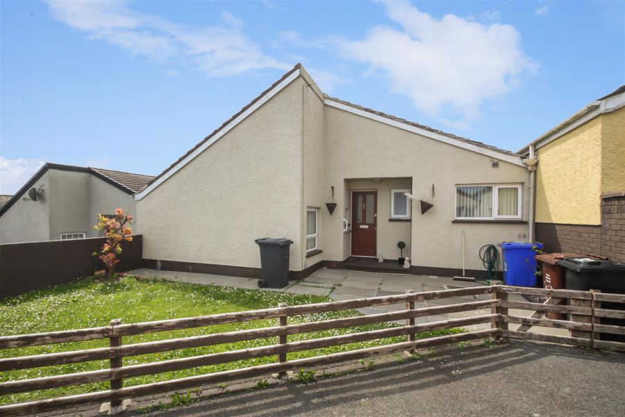 32 Lindisfarne Road