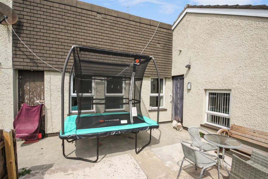 32 Lindisfarne Road