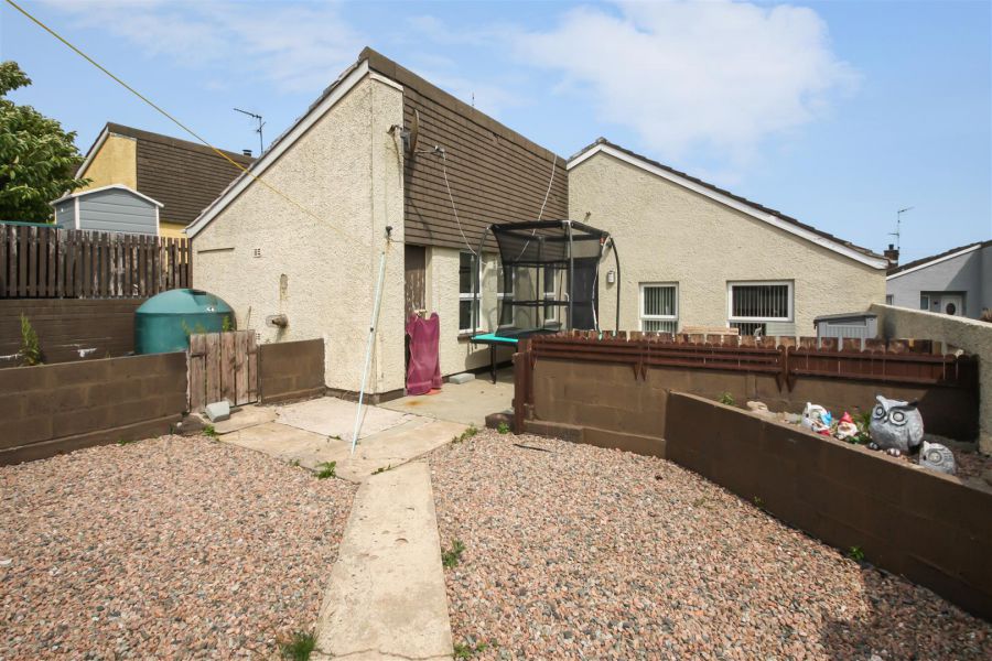 32 Lindisfarne Road