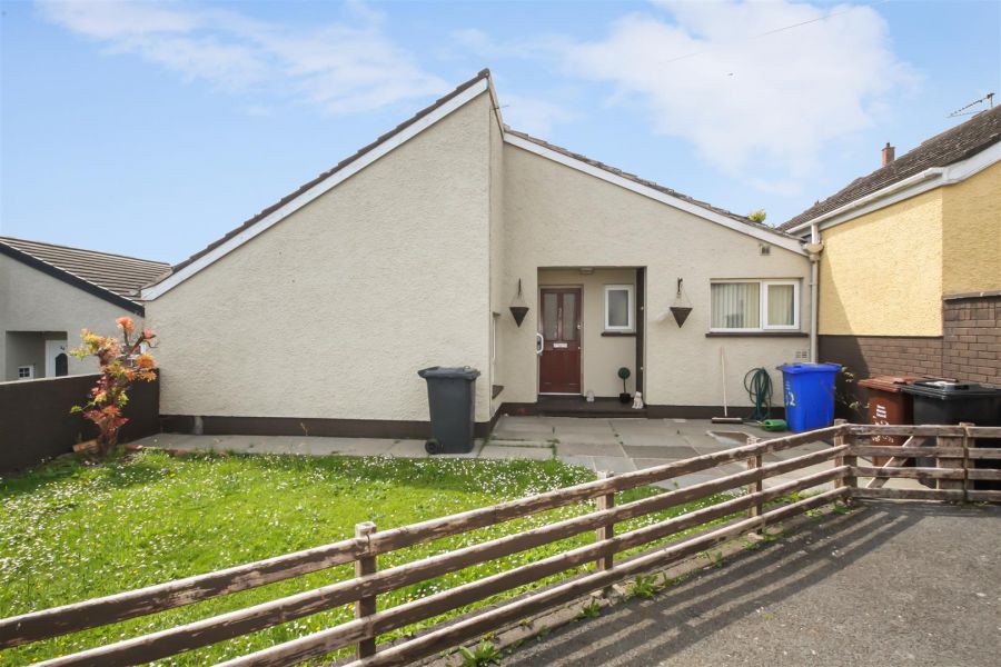 32 Lindisfarne Road