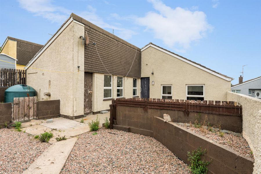 32 Lindisfarne Road