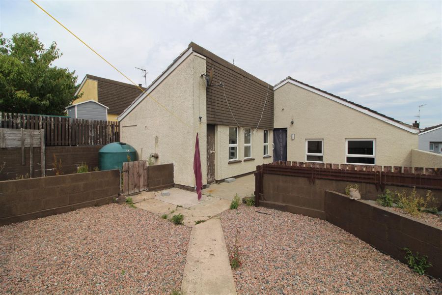 32 Lindisfarne Road