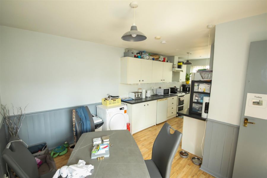32 Lindisfarne Road
