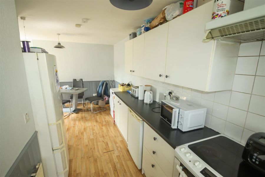 32 Lindisfarne Road