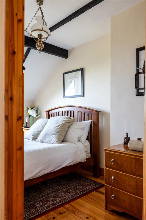 Bramble Cottage, 132 Thornyhill Road