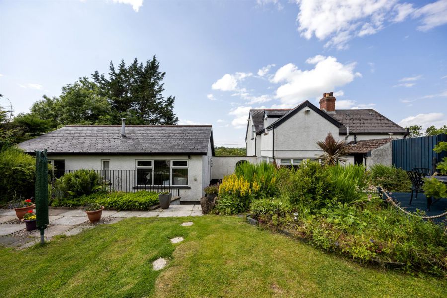 Bramble Cottage, 132 Thornyhill Road
