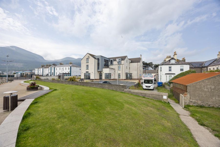 Clare Lodge, 3 Castle Place