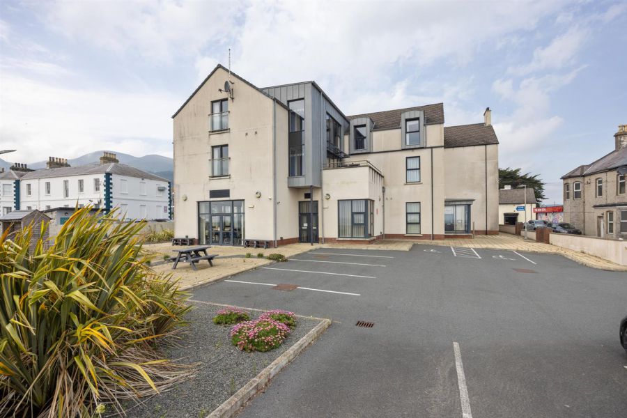 Clare Lodge, 3 Castle Place