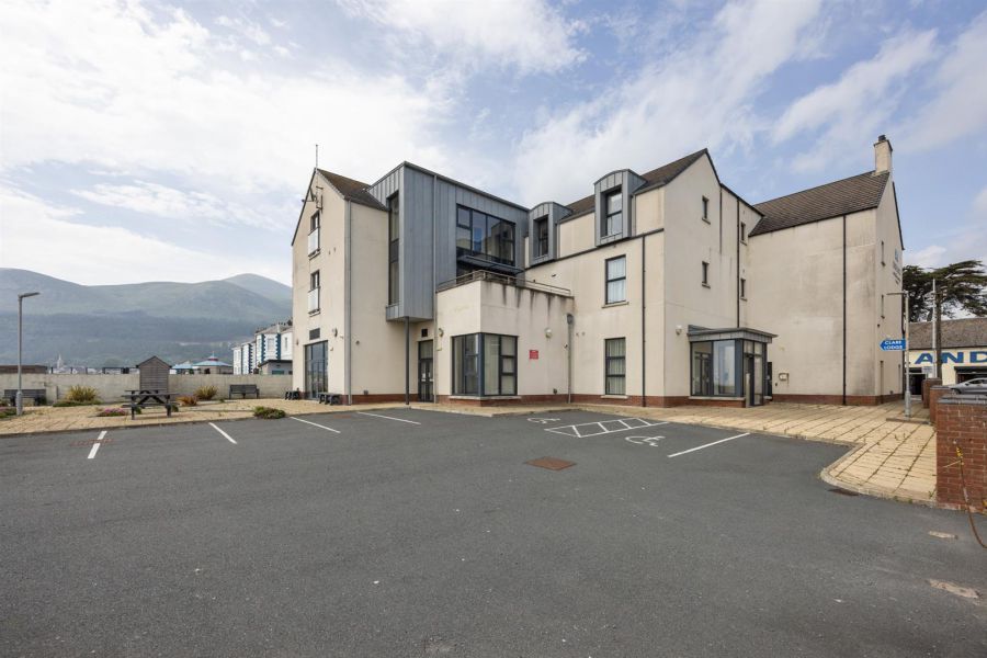 Clare Lodge, 3 Castle Place