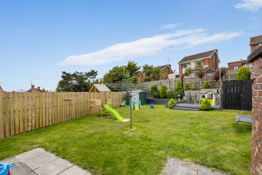 68 Ardmeen Green