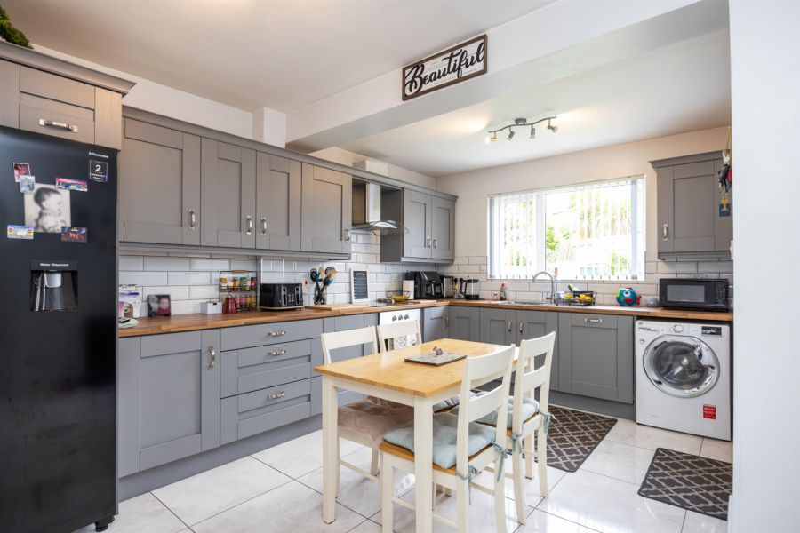 68 Ardmeen Green