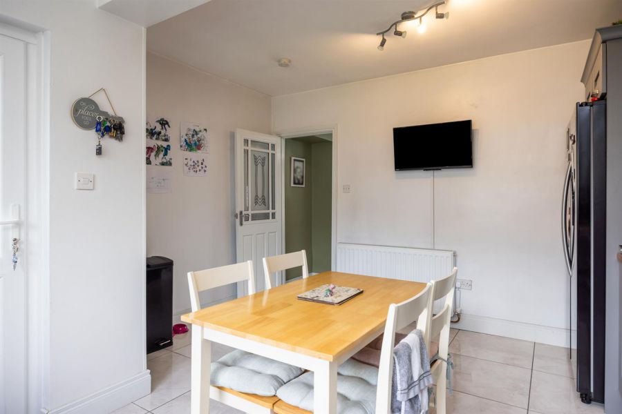 68 Ardmeen Green
