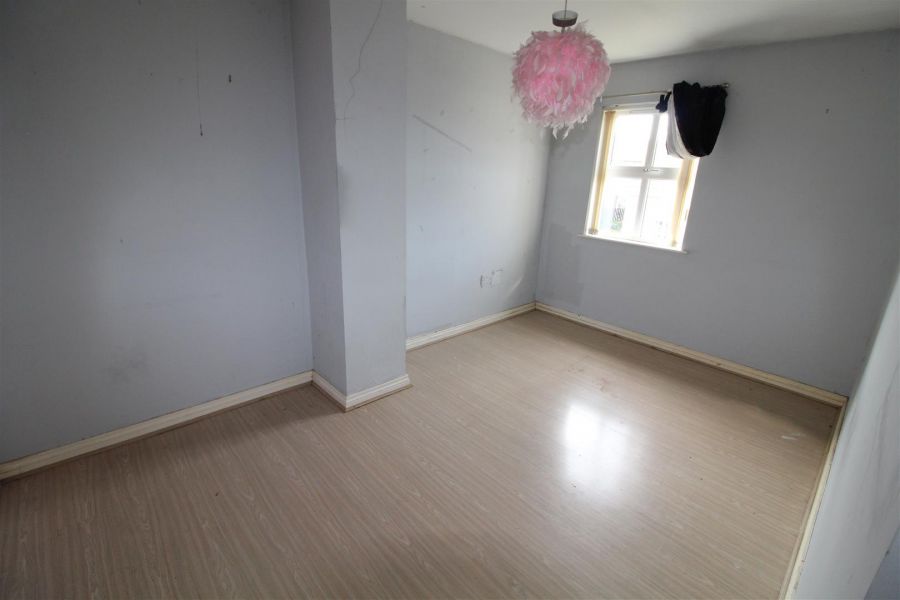 3 Racecourse Way