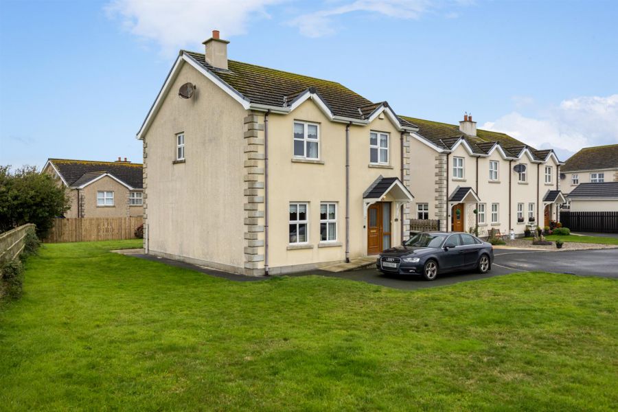 4 Actons Crescent