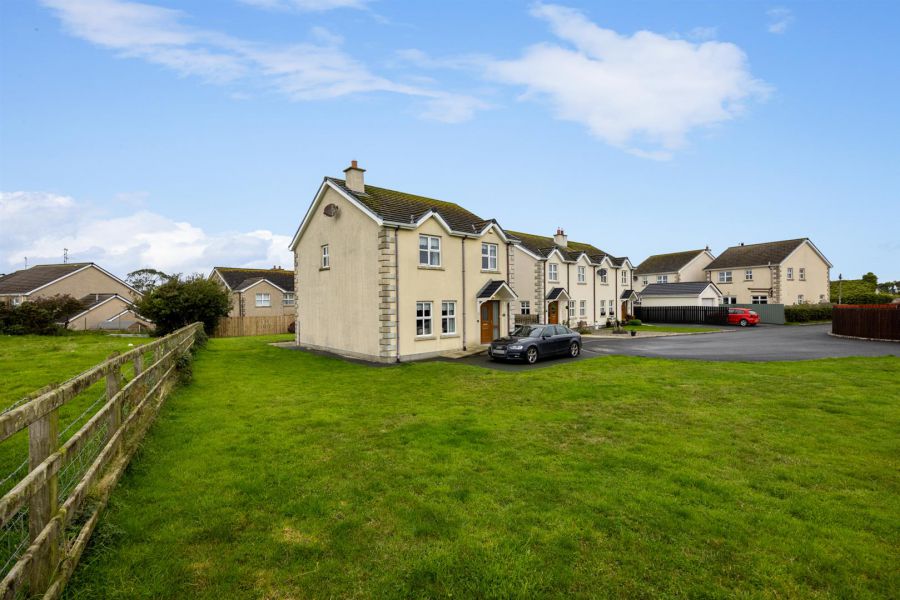 4 Actons Crescent