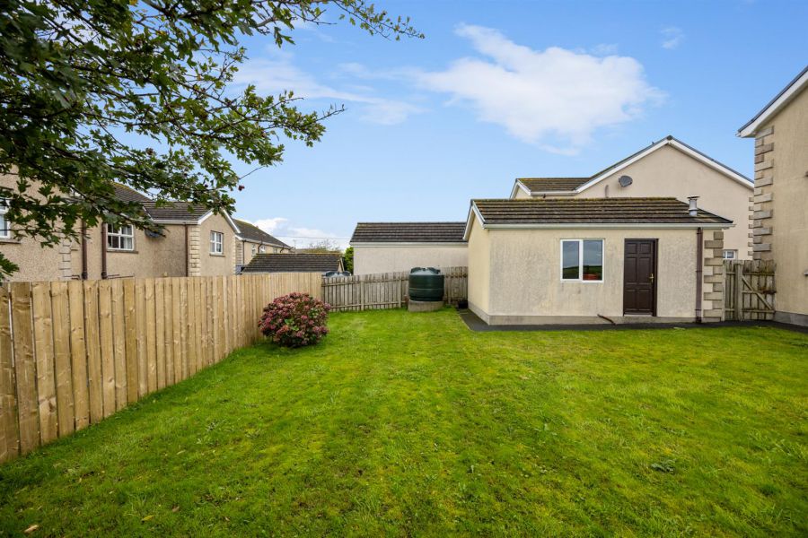 4 Actons Crescent