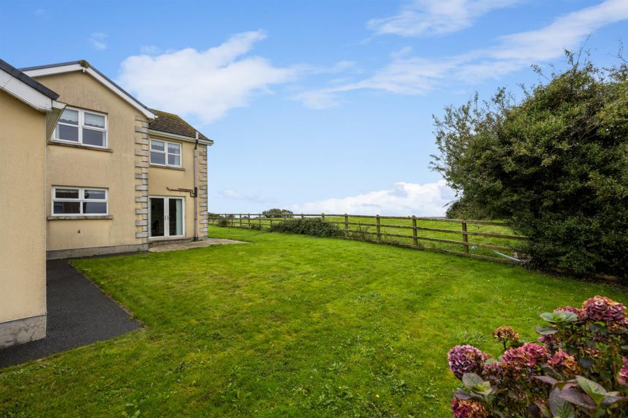 4 Actons Crescent