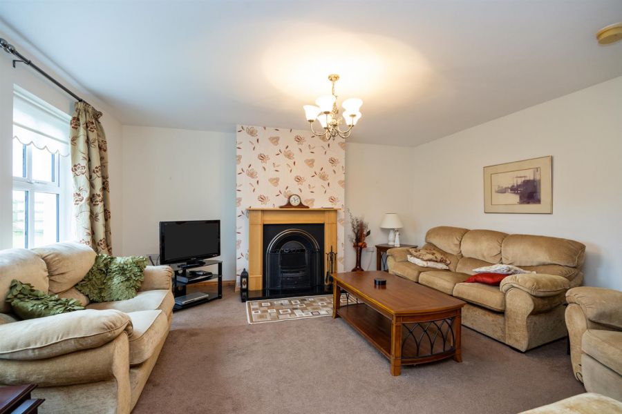 4 Actons Crescent