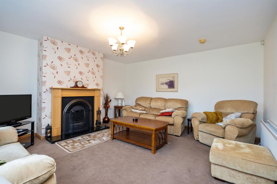 4 Actons Crescent