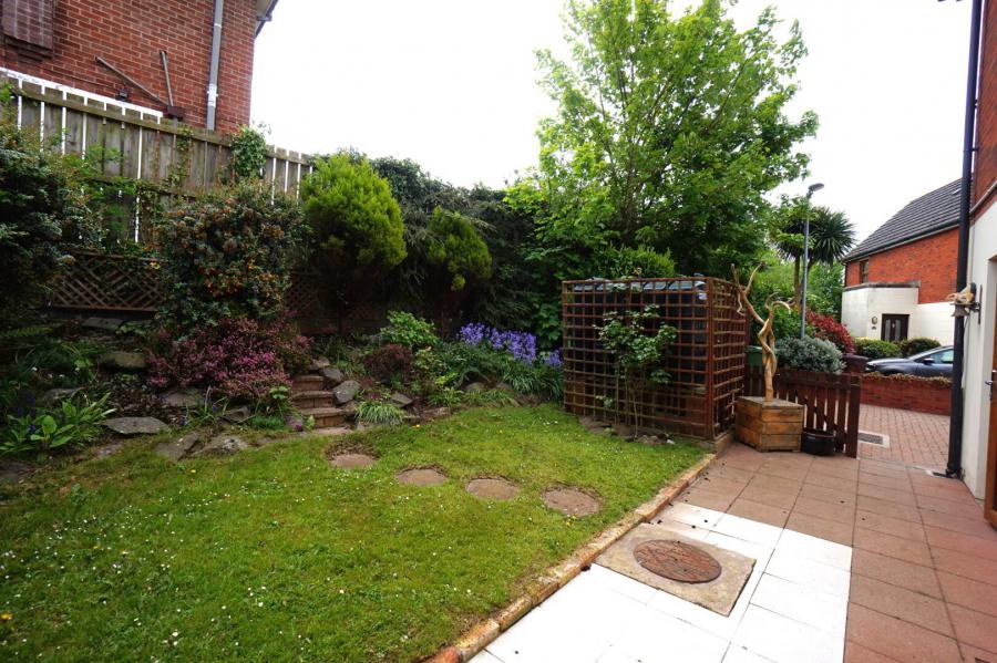 3 Burnbrae Mews