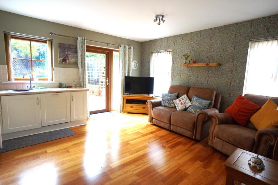 3 Burnbrae Mews