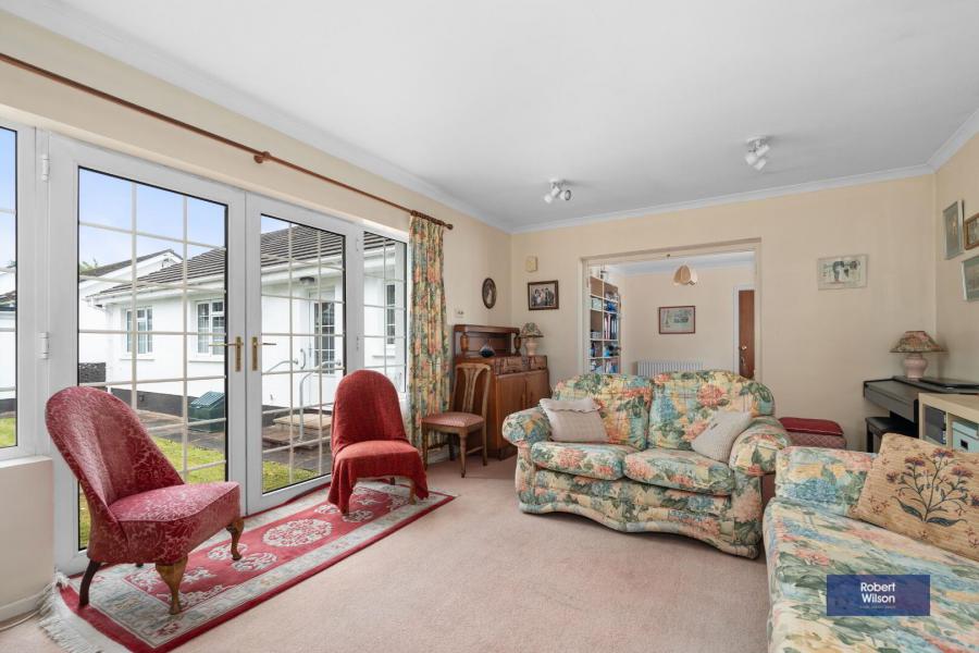 37 Coachmans Way
