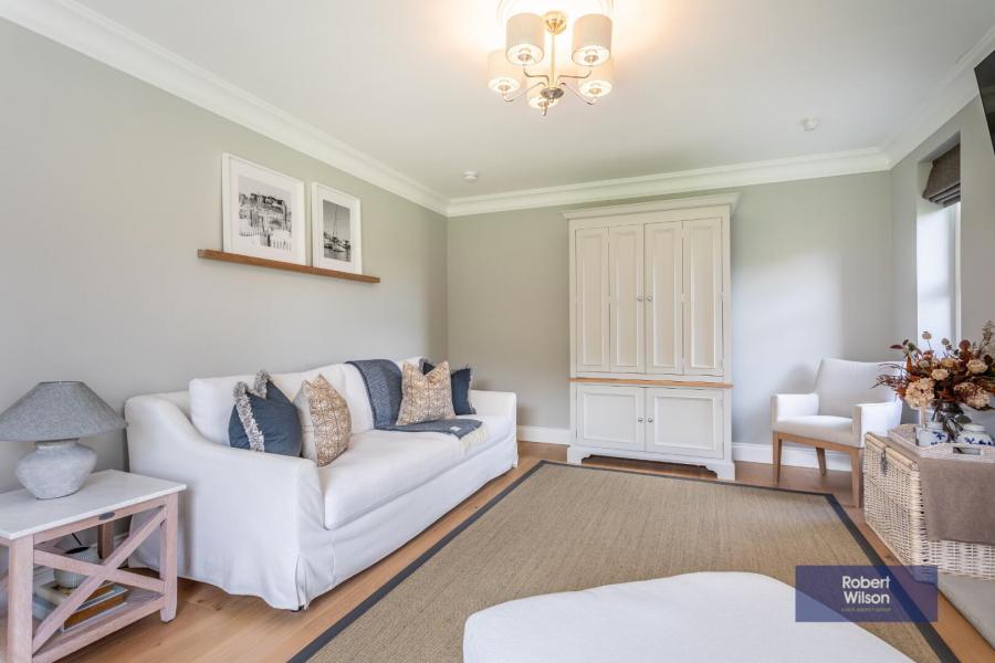8 Belgravia Court