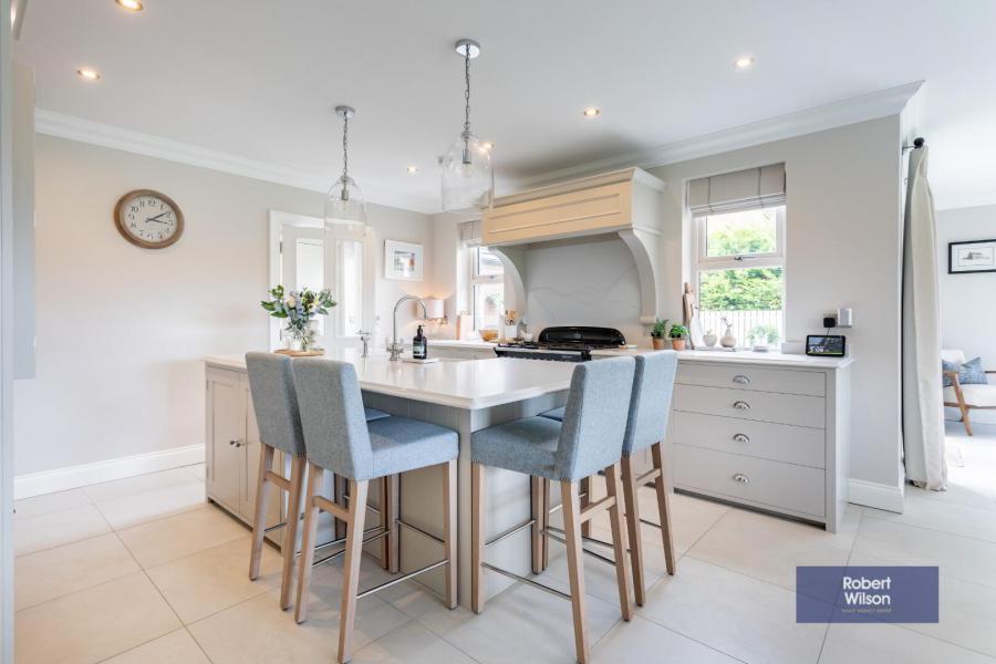 8 Belgravia Court