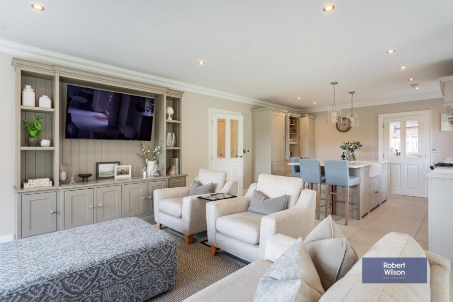 8 Belgravia Court