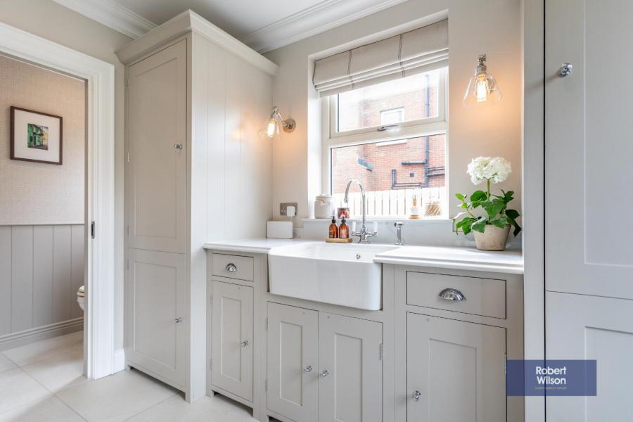 8 Belgravia Court