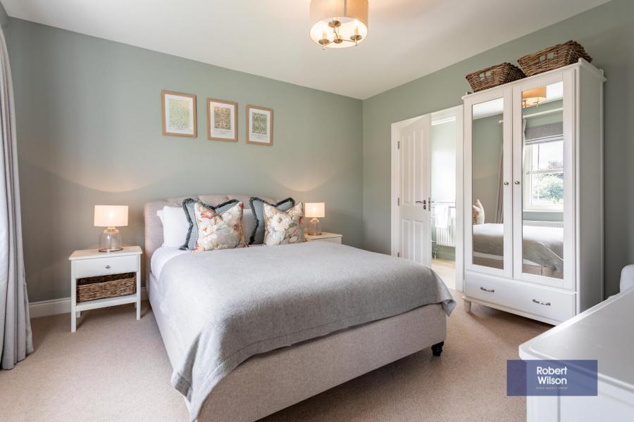 8 Belgravia Court
