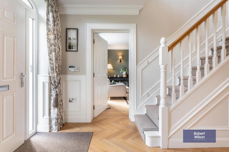 8 Belgravia Court