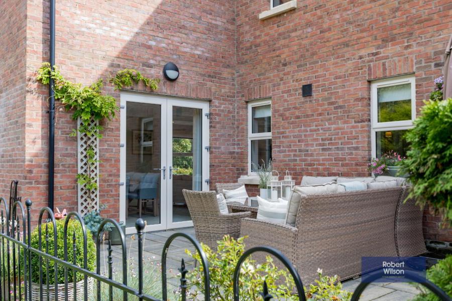 8 Belgravia Court
