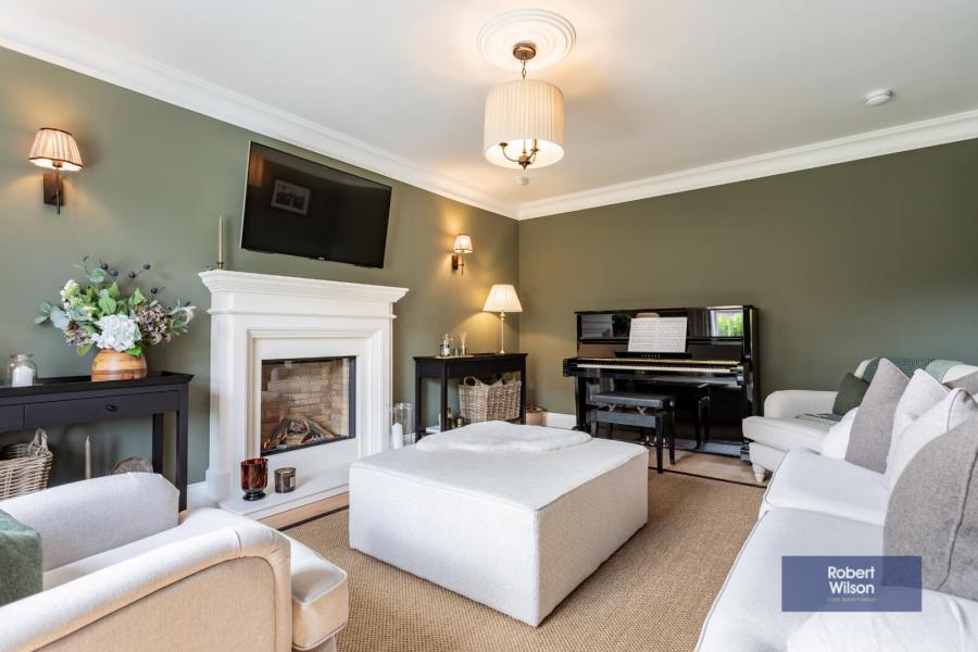 8 Belgravia Court