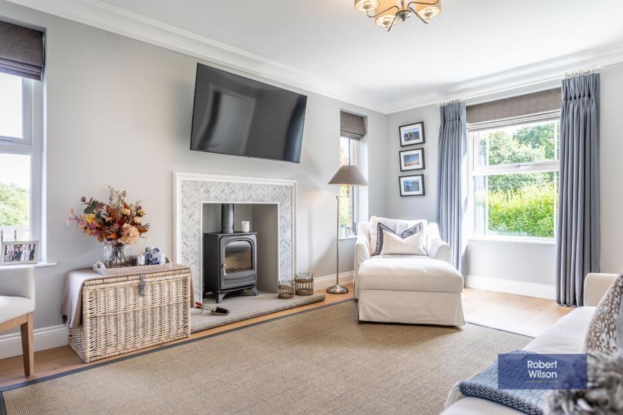 8 Belgravia Court