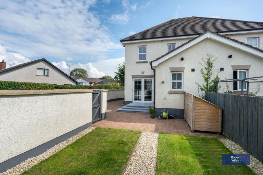 2 Demesne View