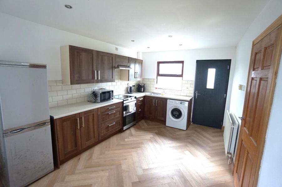 23 Halfpenny Gate Road