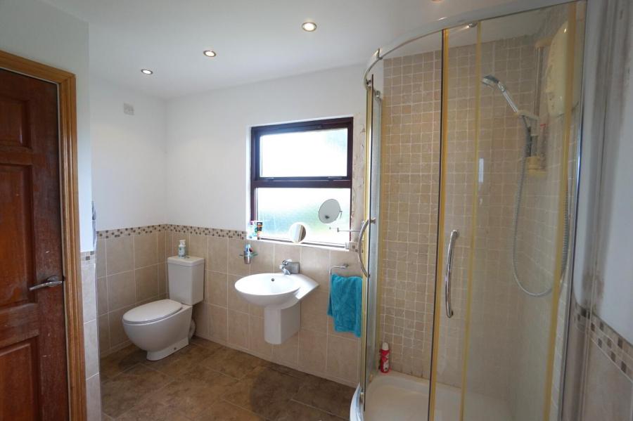 23 Halfpenny Gate Road