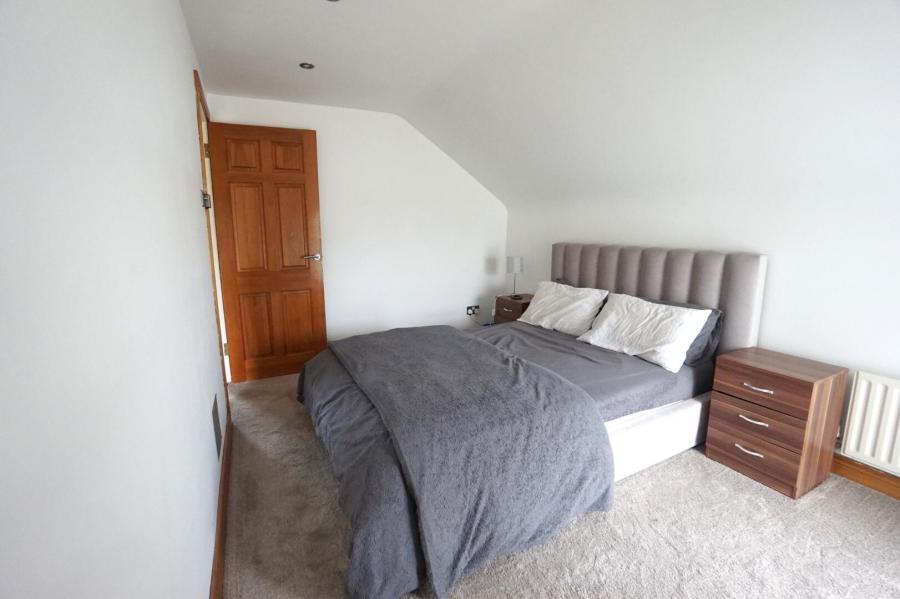 23 Halfpenny Gate Road