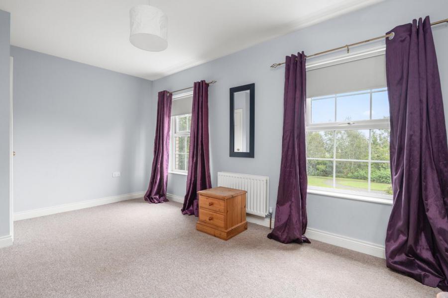 8 Glebe Crescent