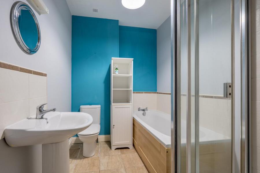 8 Glebe Crescent